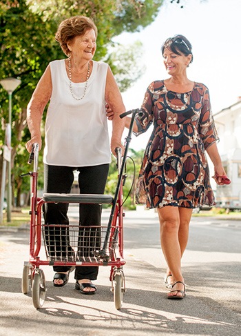 Caregiver Tips for Hip Replacement Patients
